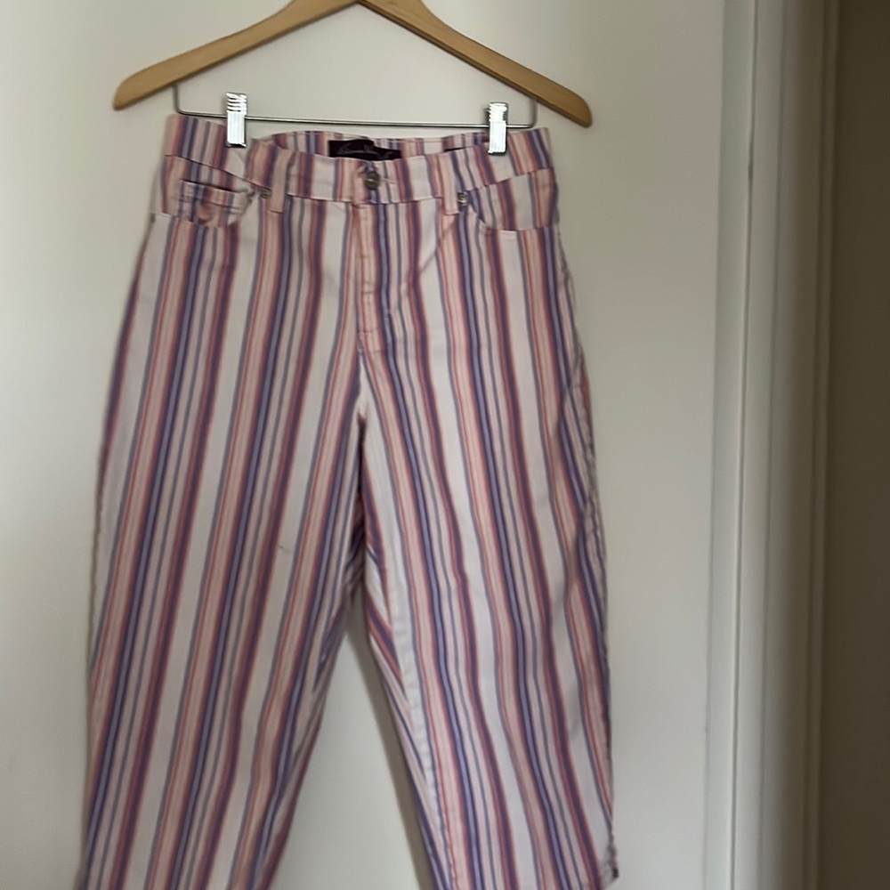 Gloria Vanderbilt multi color capri pants